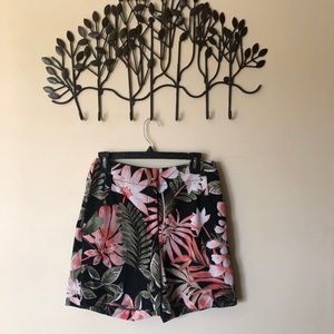 Mid-rise Safari shorts